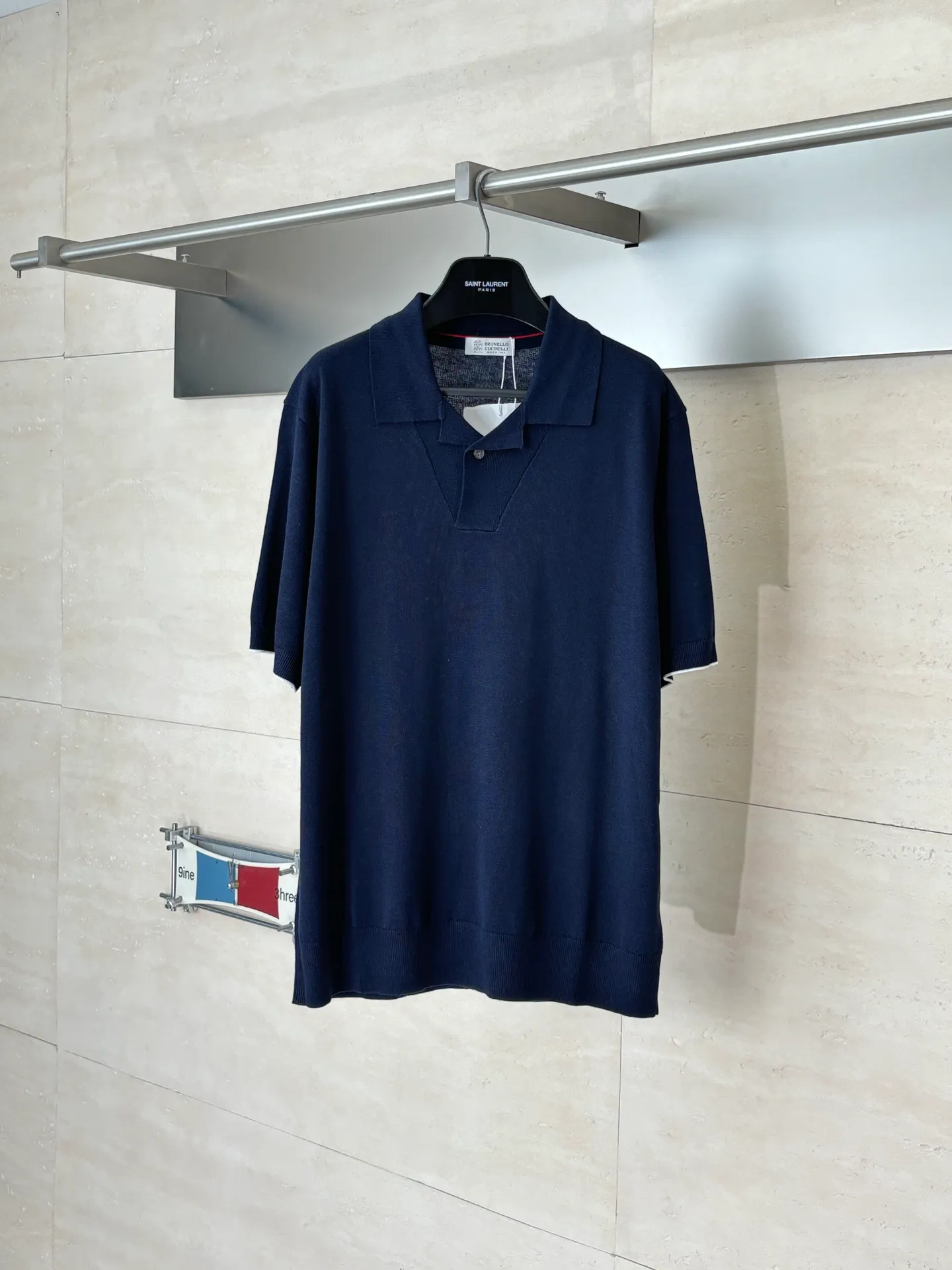 Brunello Cucinell BC old money style solid color knitted short-sleeved T-shirt. Customized high-count imported cotton knitted fabric, red and green contrasting webbing on the inside of the collar, single button, all restored to the original craftsmanship, neatly routed, no excess threads. Size：S/M/L/XL